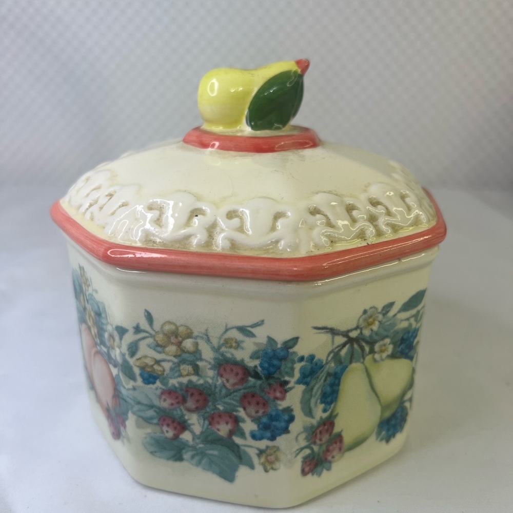 Avon Flower and Fruit Stoneware Sweet Country‎ Harvest Butter Tub Lidded Dish